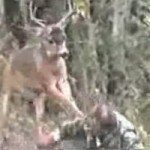 deer-attacks-hunter deer-attacks-hunter